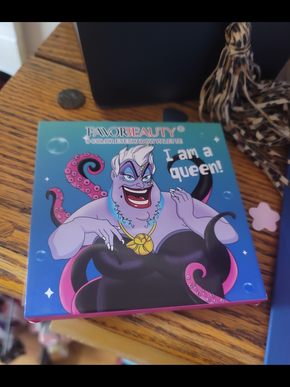 FAVORBEAUTY "I Am a Queen" Eyeshadow Palette - Blue & Purple